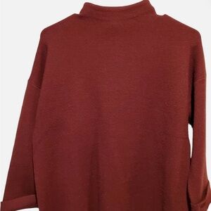 Tahari women mock neck sweater in burgundy